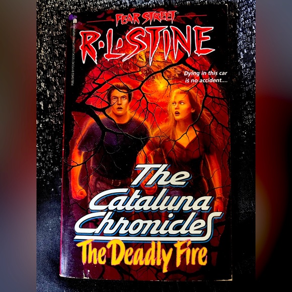 R.L. Stine Fear Street Book - Picture 1 of 3